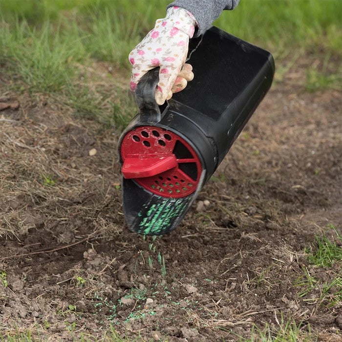 EarthWay 17001 Earthshaker handheld portable seeder, 4 lb capacity, for spot spreading grass seed, fertilizer, and ice melt